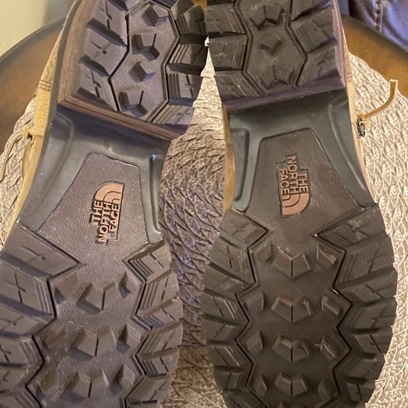 The North Face Bridgetown Zip Ankle Boots - Picture 5 of 6